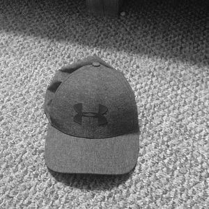 Under armour fitted hat